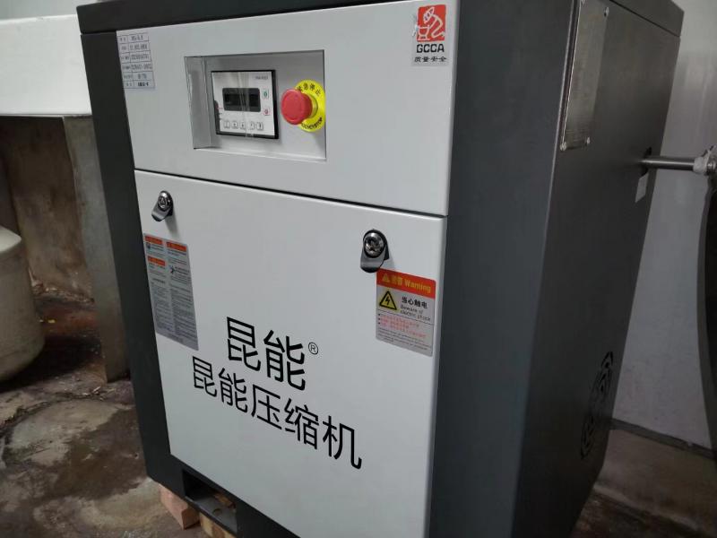 怎么快速鑒別成都空壓機(jī)潤(rùn)滑油是否需要更換？ 